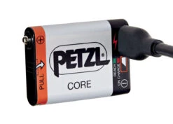 Petzl Accu Core 6 Petzl Accu Core -Kampeerhal Roden ACCU CORE LADEN