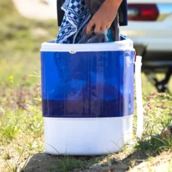 Mestic Wasmachine Mw-100 13 Mestic Wasmachine Mw-100 -Kampeerhal Roden Gimeg Mestic Wasmachine MW 100 in gebruik