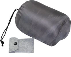 Human Comfort Rabbit Fleece Pillow Jacou -Kampeerhal Roden Human Comfort Rabbit Fleece Pillow Jacou verpakking