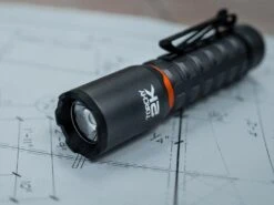 Nebo Zaklamp Torchy 2K USB-C -Kampeerhal Roden Nebo Zaklamp Torchy 2K USB C 2 min