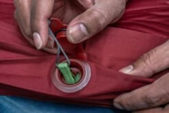 Exped Megamat Max LXW Burgundy -Kampeerhal Roden exped megamat max lxw burgundy ventiel