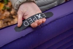 Exped Megamat Ultra MW Aubergine -Kampeerhal Roden exped megamat ultra mw aubergine handvatten